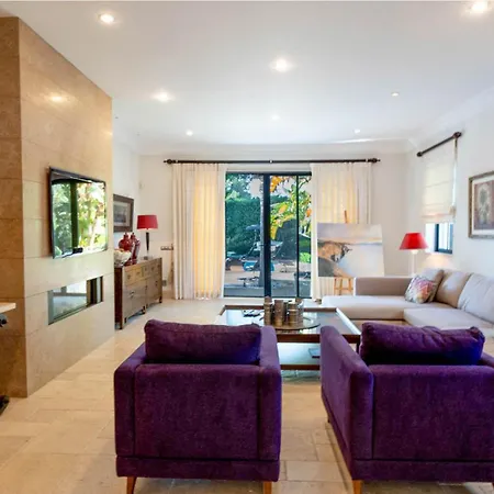 Dasha By The *